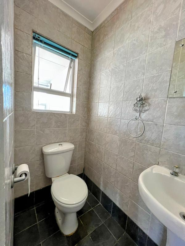 To Let 1 Bedroom Property for Rent in Lotus River Western Cape
